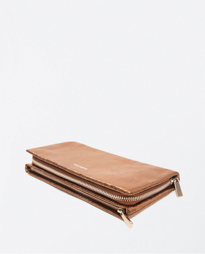 Long wallet with metallic zip Brown