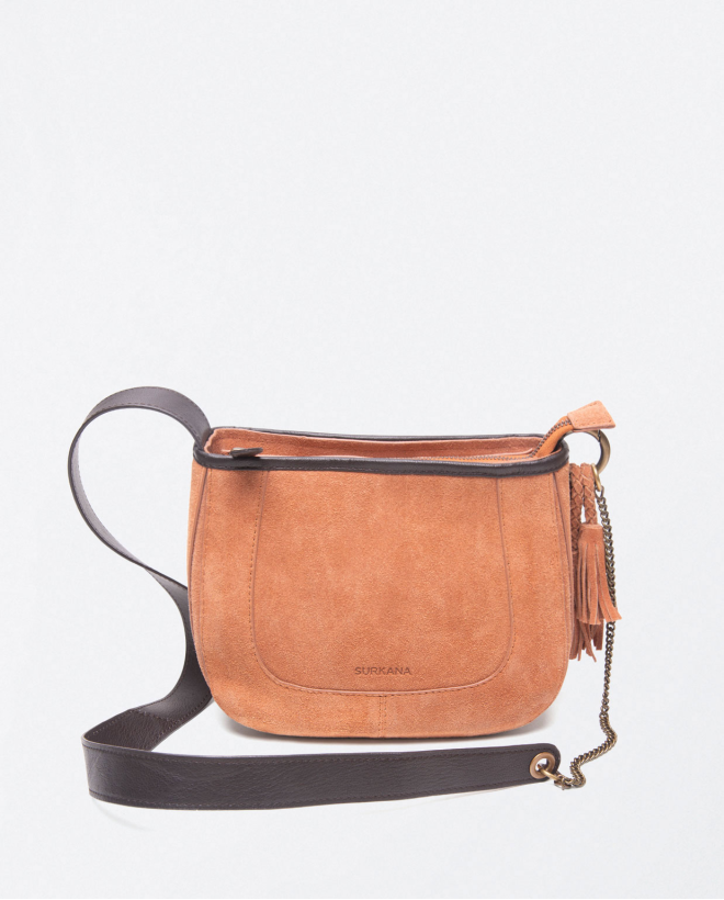 Leather shoulder bag with smooth tassel and handle Brown