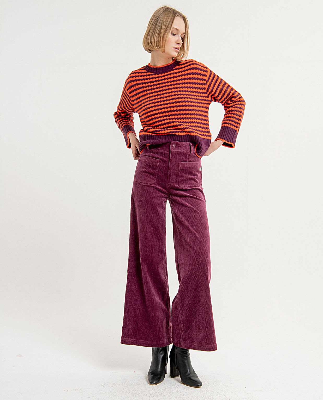 Plain corduroy flare trousers with pockets Purple