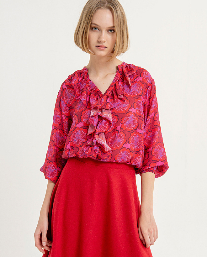 Printed V-neck blouse with ruffles Red