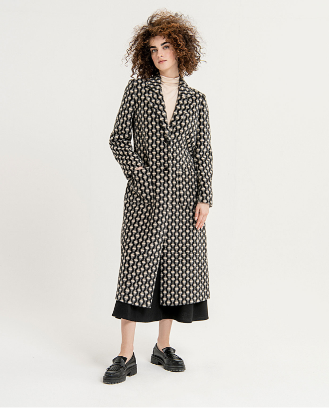 Fitted long coat with lapels, patterned Black