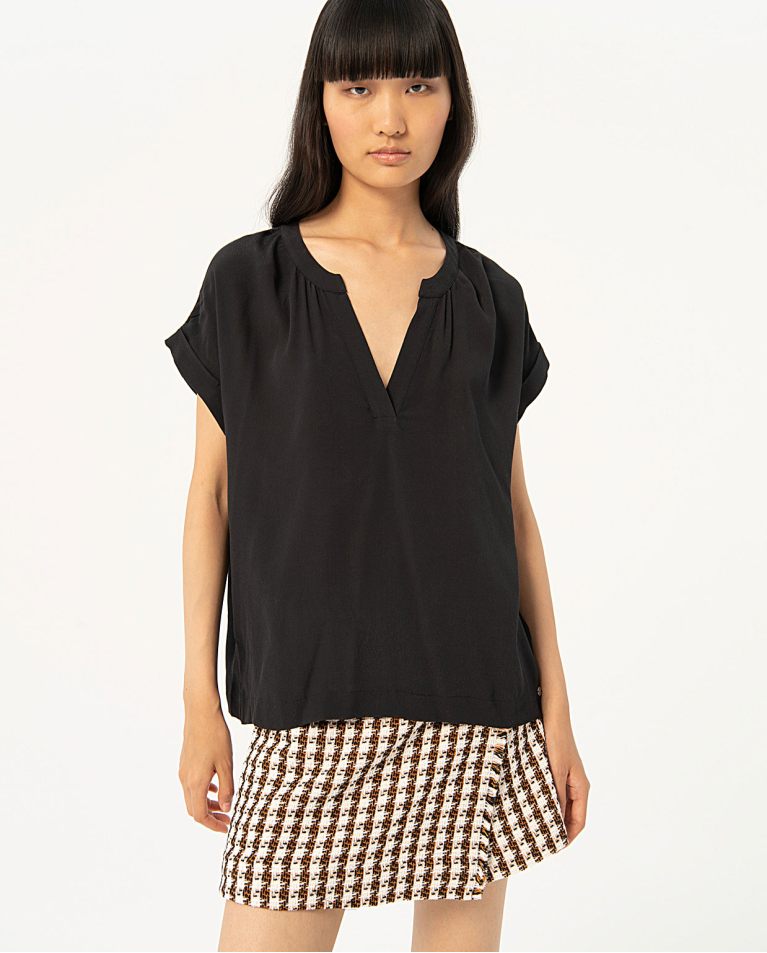 Blusa crepe manga caída lisa Negro