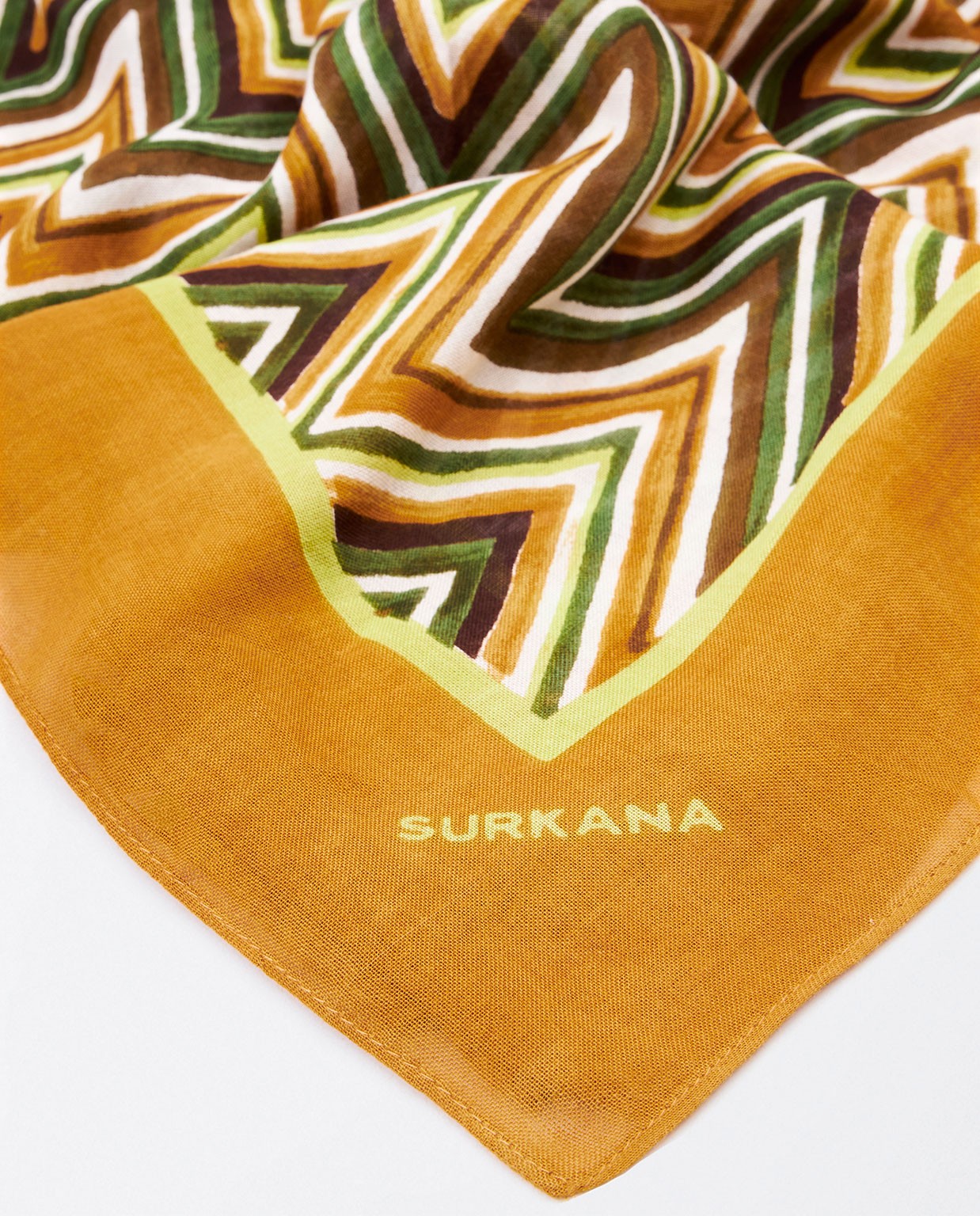 Cachecol sarongue com estampado em ziguezague Verde
