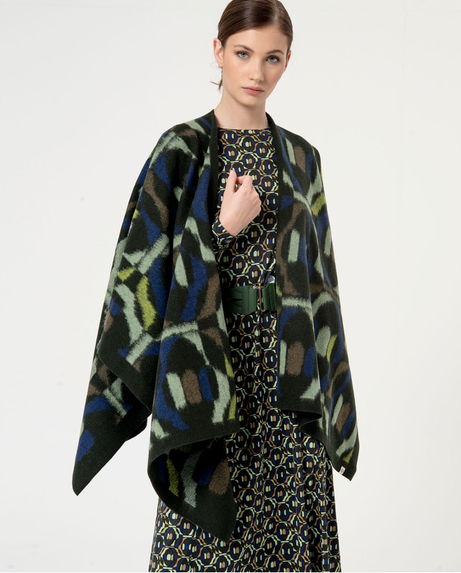 Waves printed open poncho...