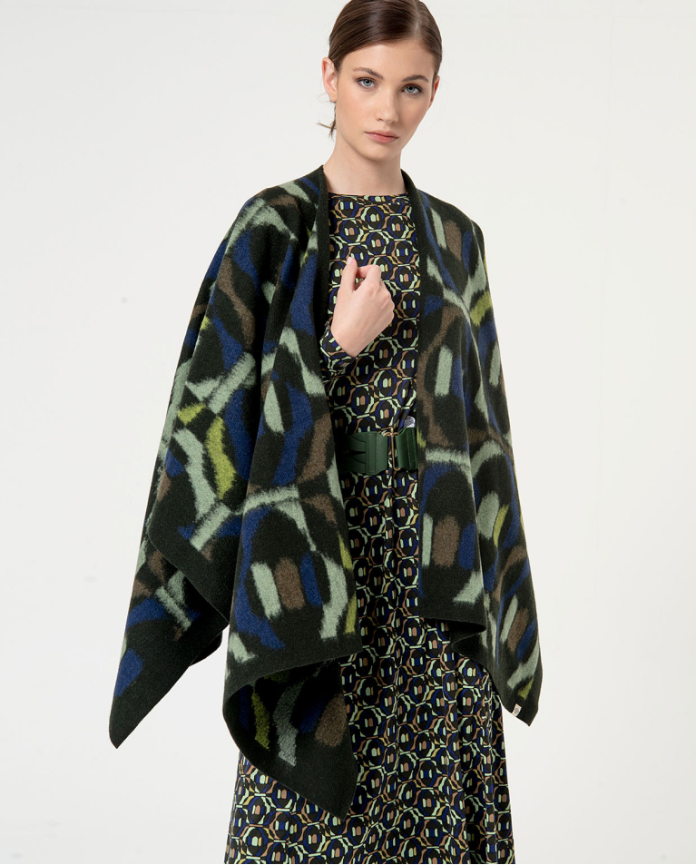 Waves printed open poncho Green