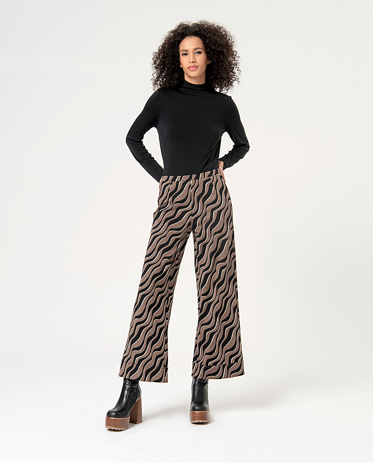 Pantalón flare jacquard Negro