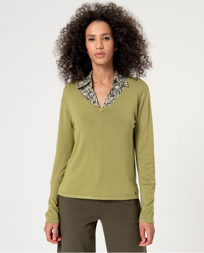 Plain V-neck knitted sweater Khaki