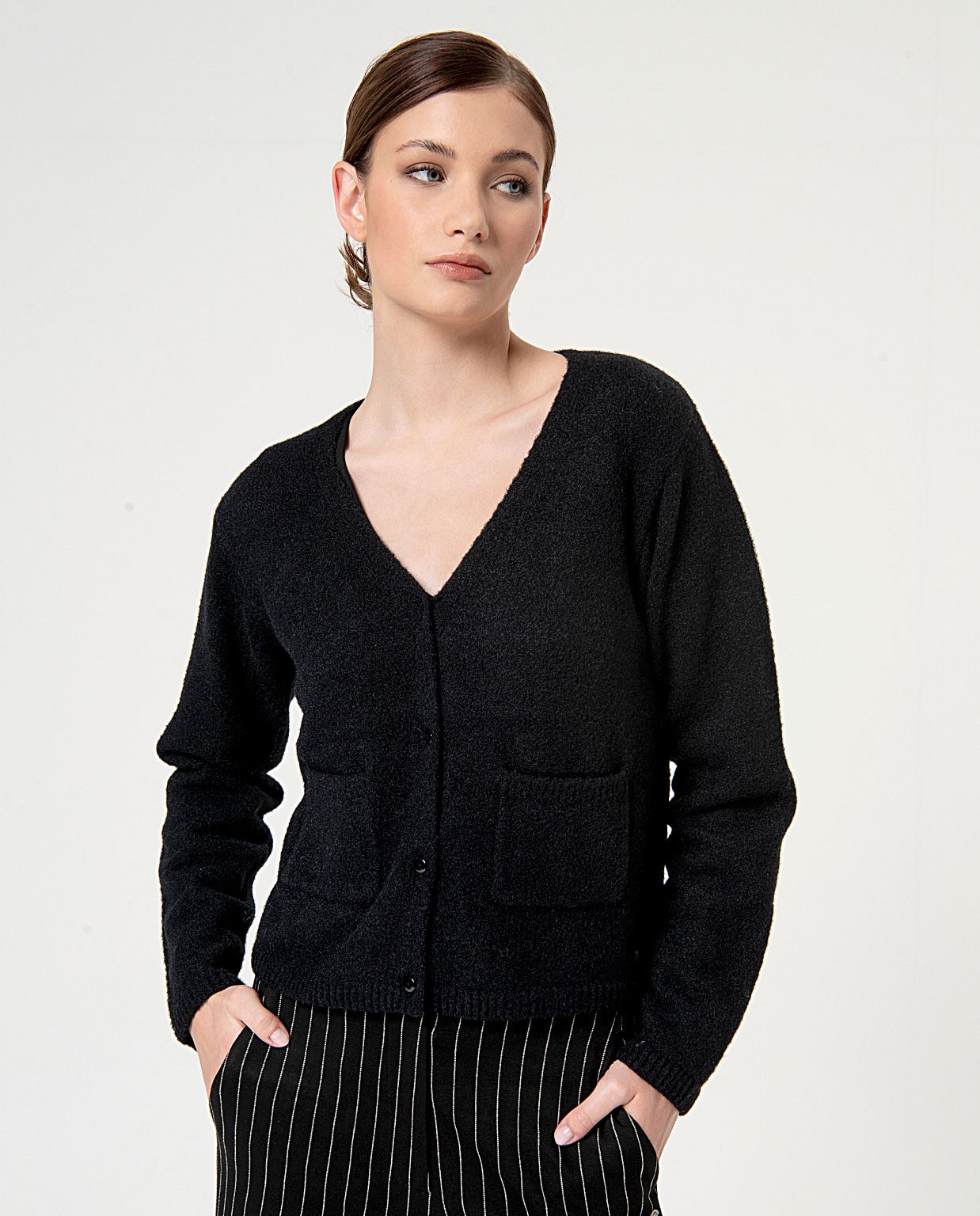 Short chunky knit cardigan Black