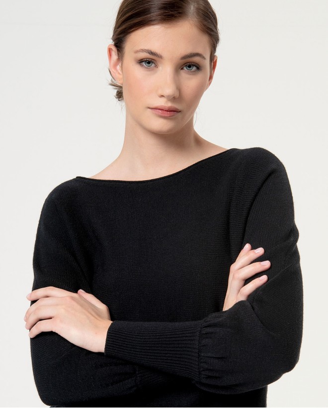 Plain puff sleeve sweater...