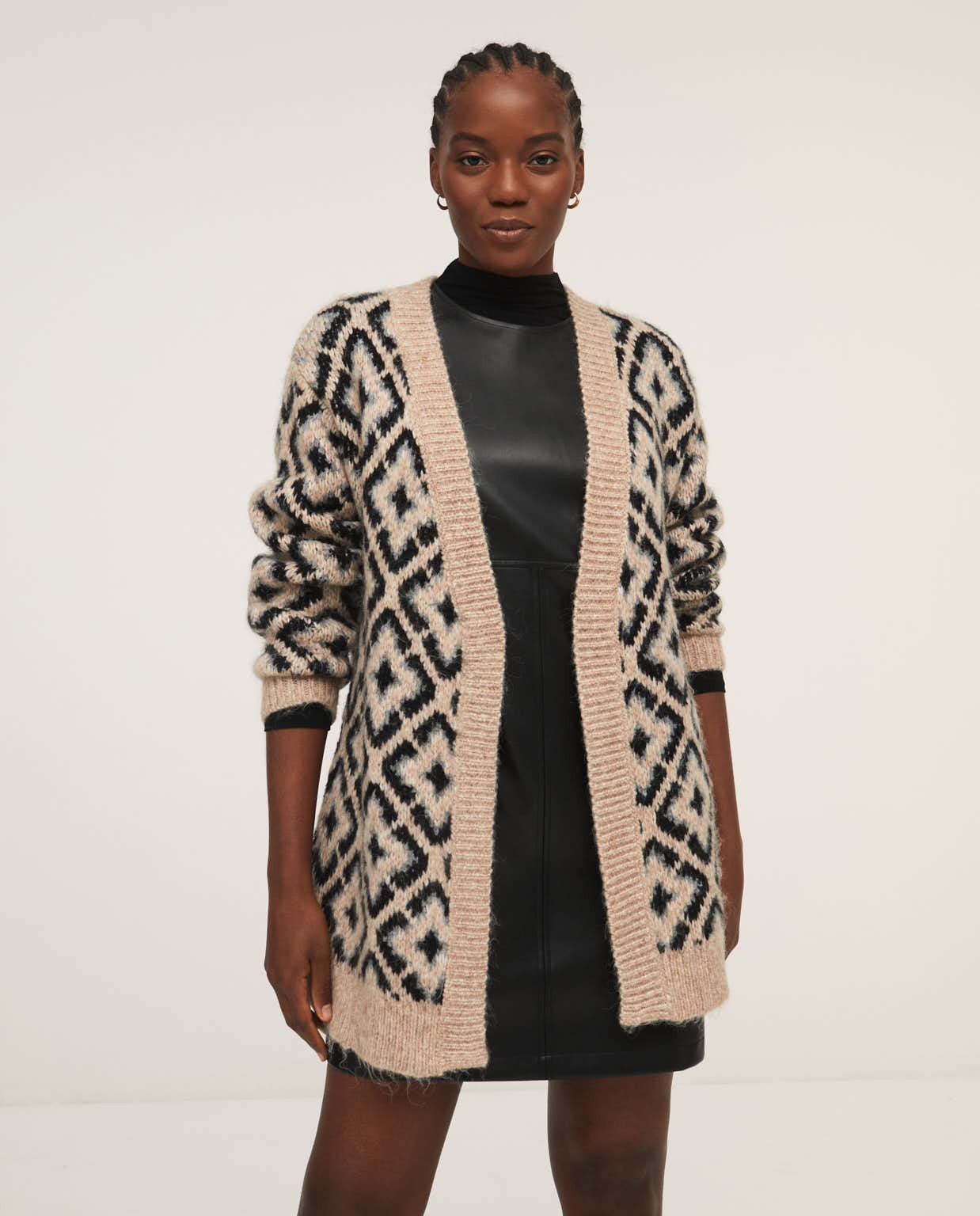 Cardigan de punto jacquard Piedra