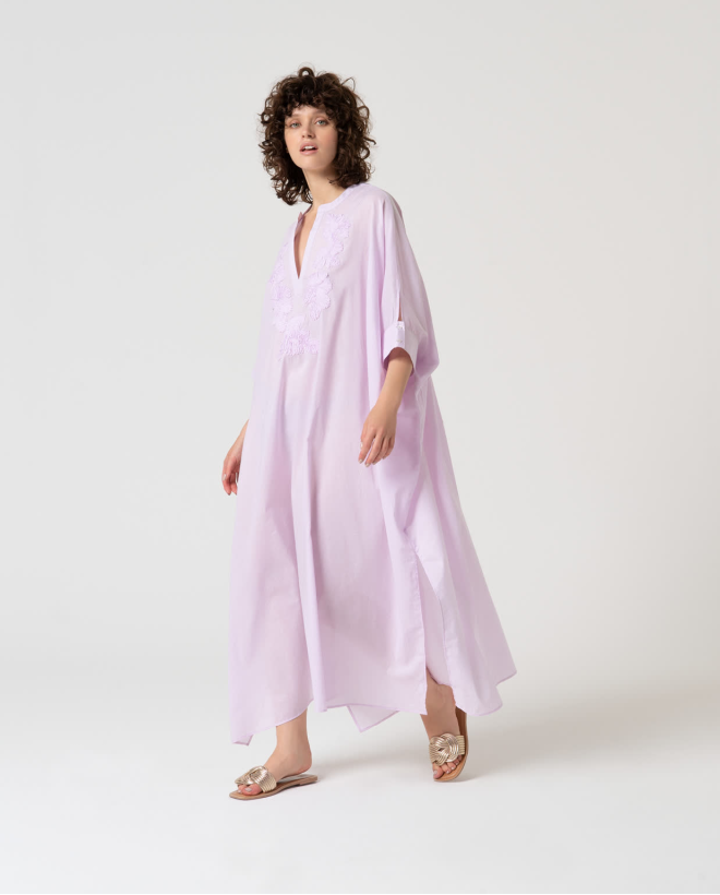 Kaftan longo liso com detalhe bordado Lilás