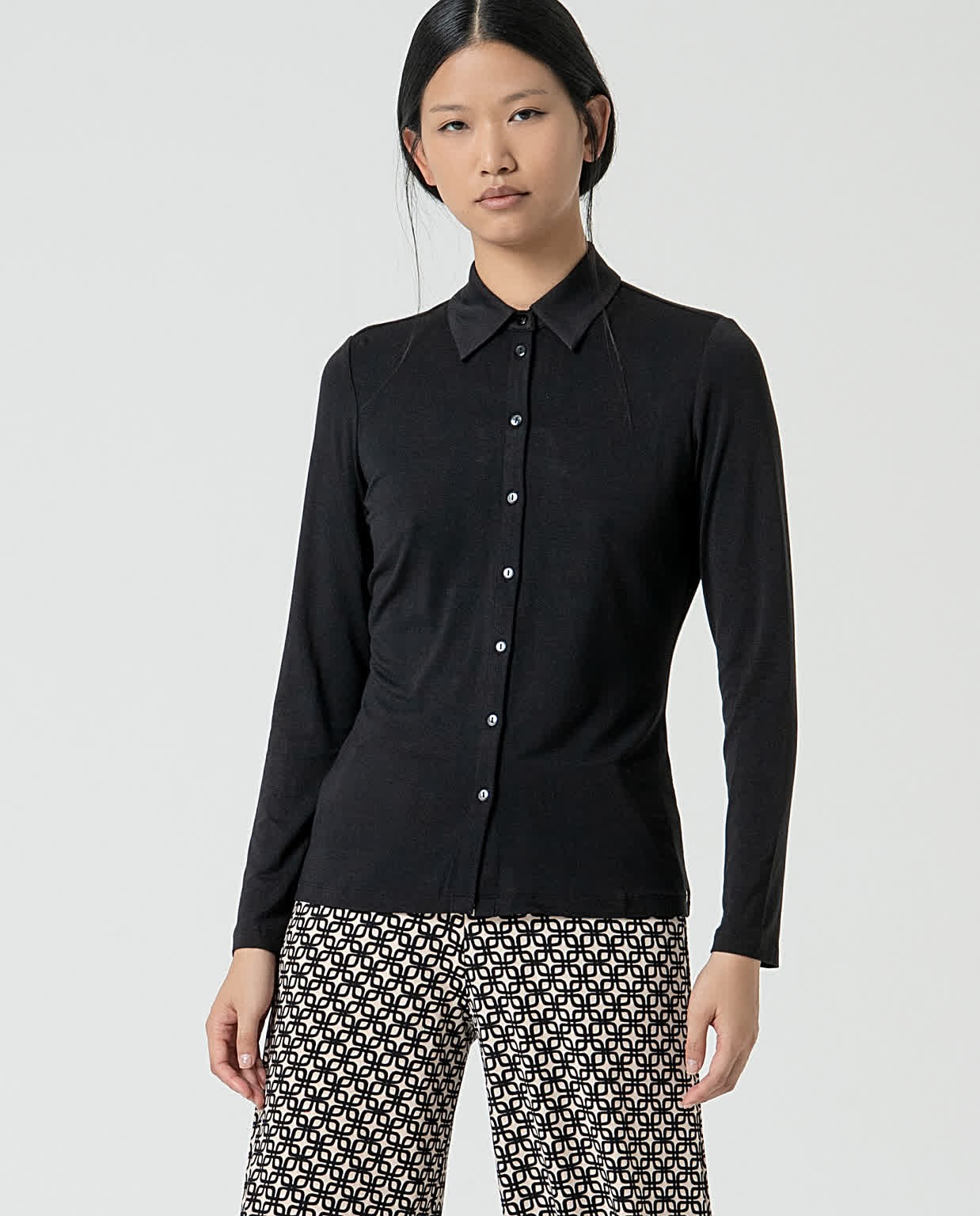 Camisa básica bamboo lisa Negro