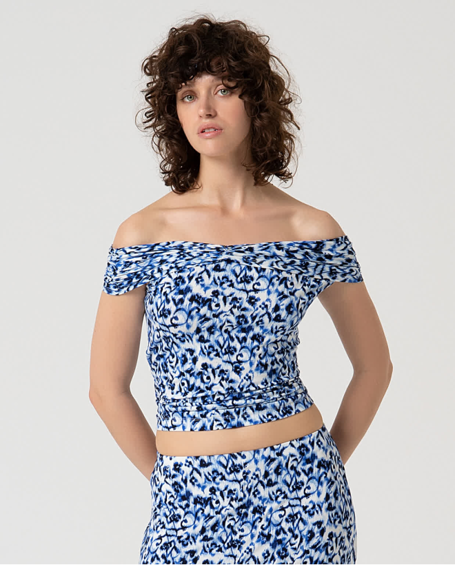 Top elástico con escote bardot Azul