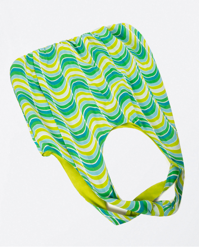 Handle bag with pleats. Acid green