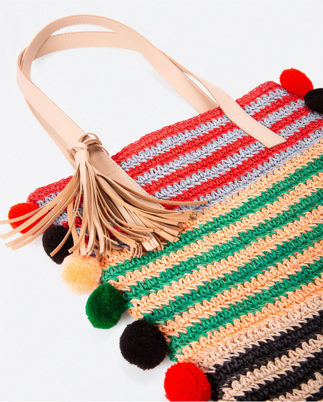 mala shopper com pompons coloridos. Multi
