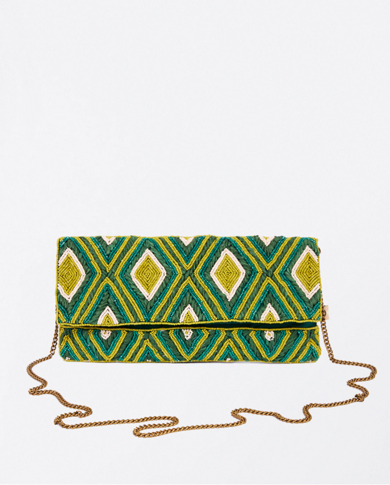 Clutch beaded y rafia Verde