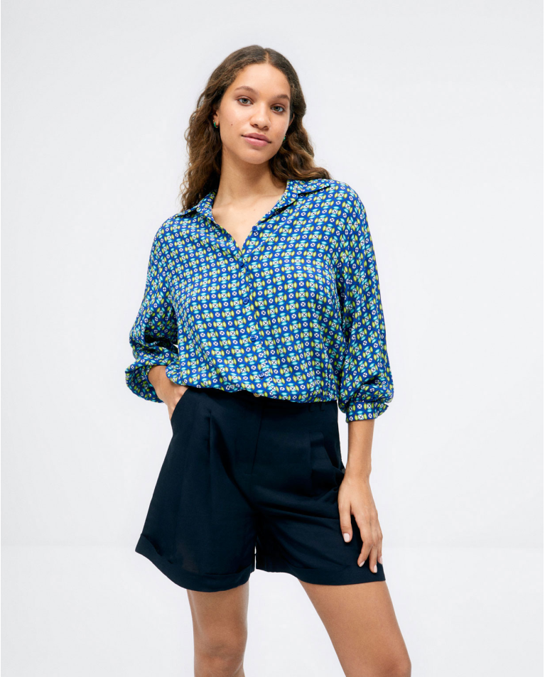 Camisa maga larga. Cintura elástica. Estampado Azul