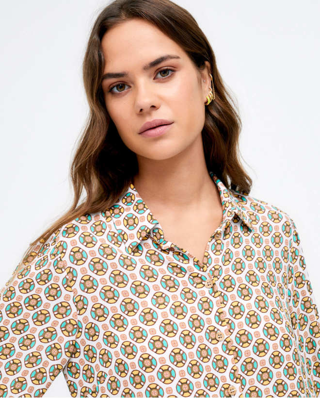 Shirt dress. Puffed sleeves. Yellow