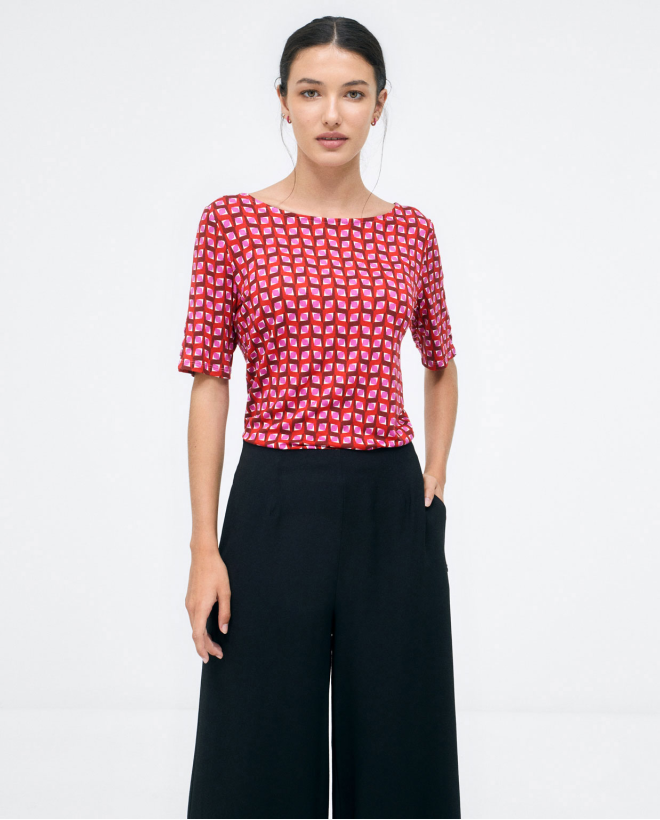 Wide long trousers with high waist. Plain Black