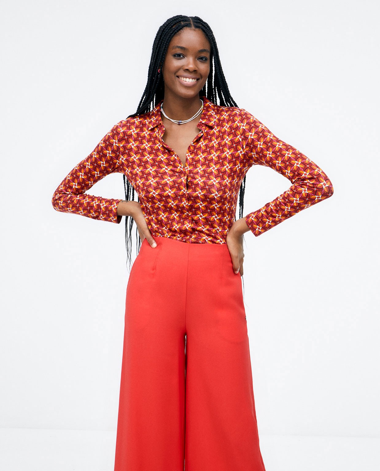 Wide long trousers with high waist. Plain  Red