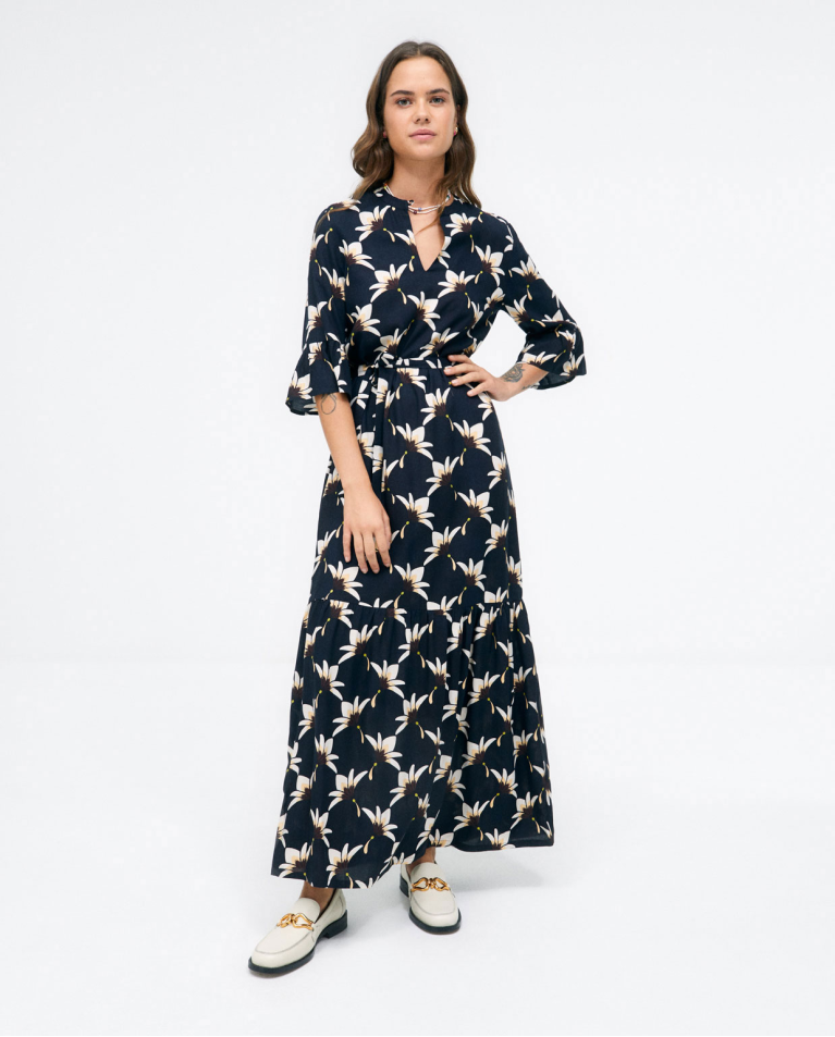 Vestido midi y manga con volante. Estampado Negro
