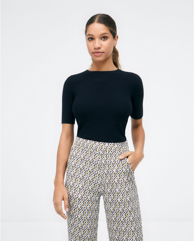 Long trousers. Elasticated...