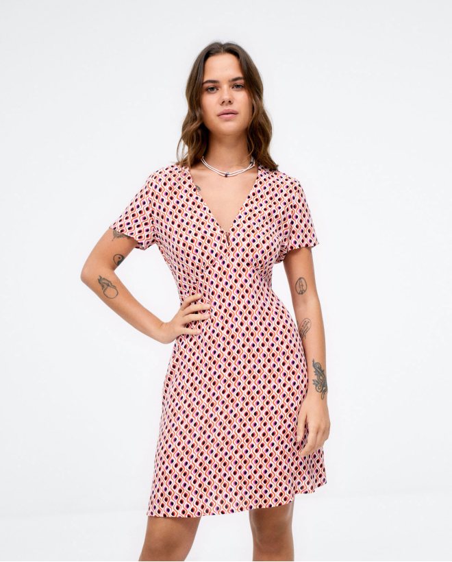 Vestido curto decote V...