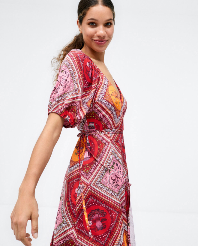 Knotted crossover midi dress. Red