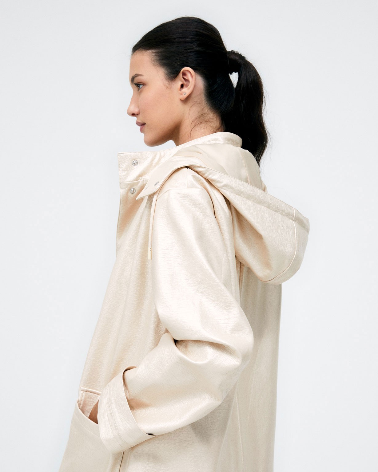 3 4 length parka with hood and pockets. Smooth Ecru