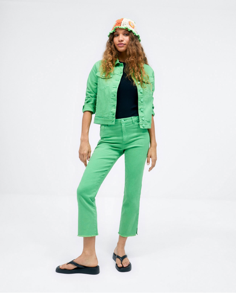 Denim jacket with pockets. Plain Green
