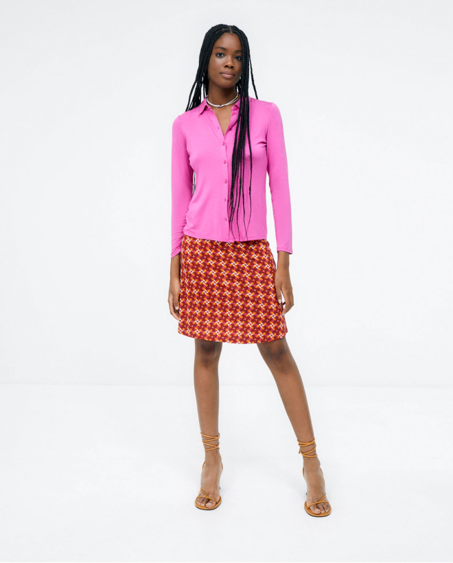 Short fla skirt....