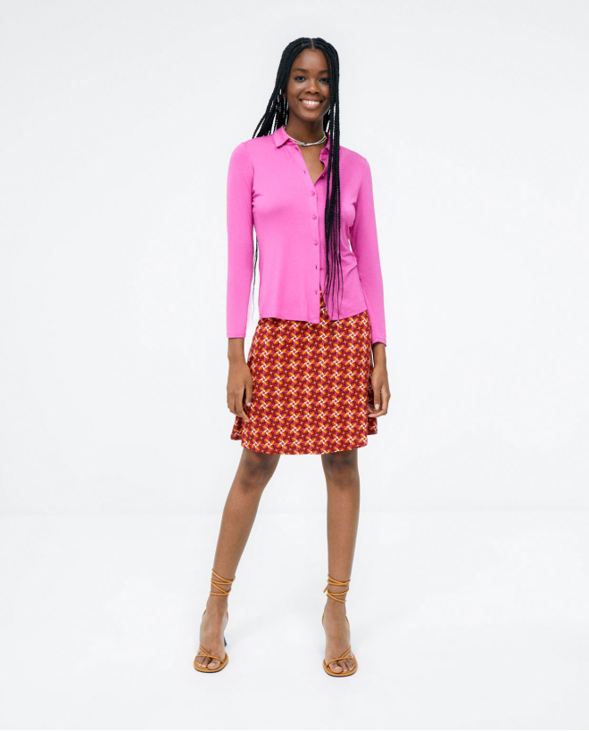 Camisa de manga larga. Elástica. Fucsia