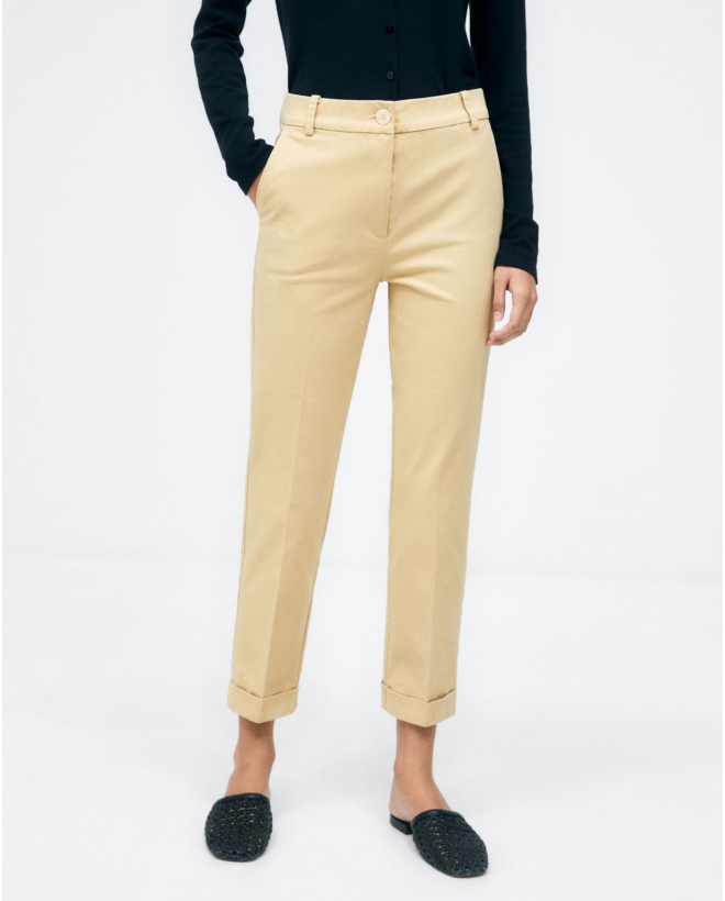 Straight ankle long trousers. Chino type. Plain Beige