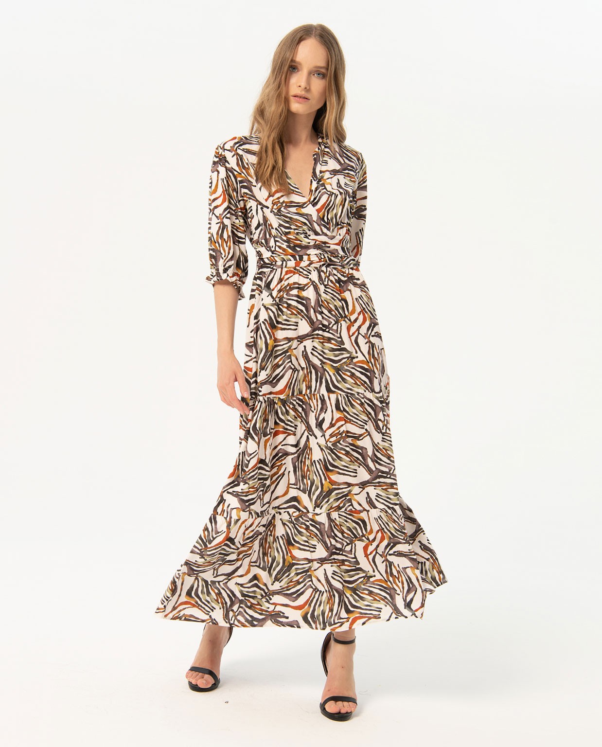 Vestido largo con volantes estampado Negro