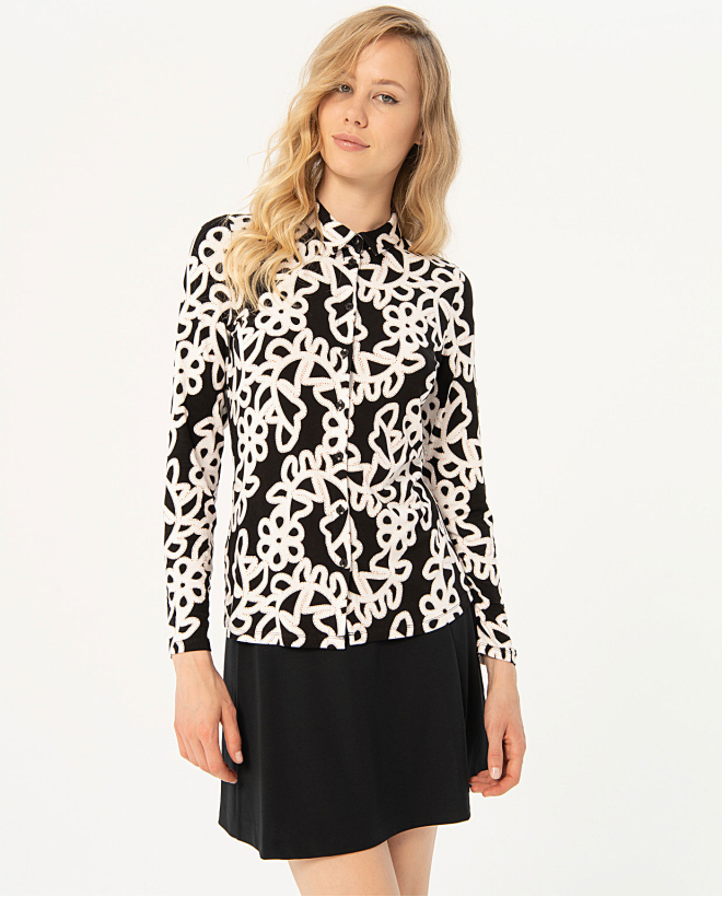 Camisa elástica manga larga estampada Negro
