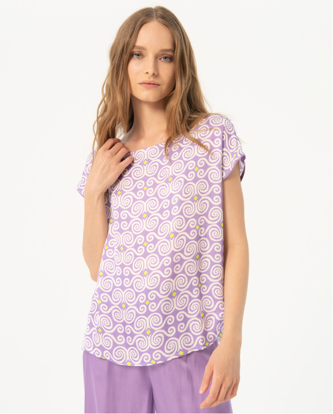 Camiseta satén manga corta estampada Lila