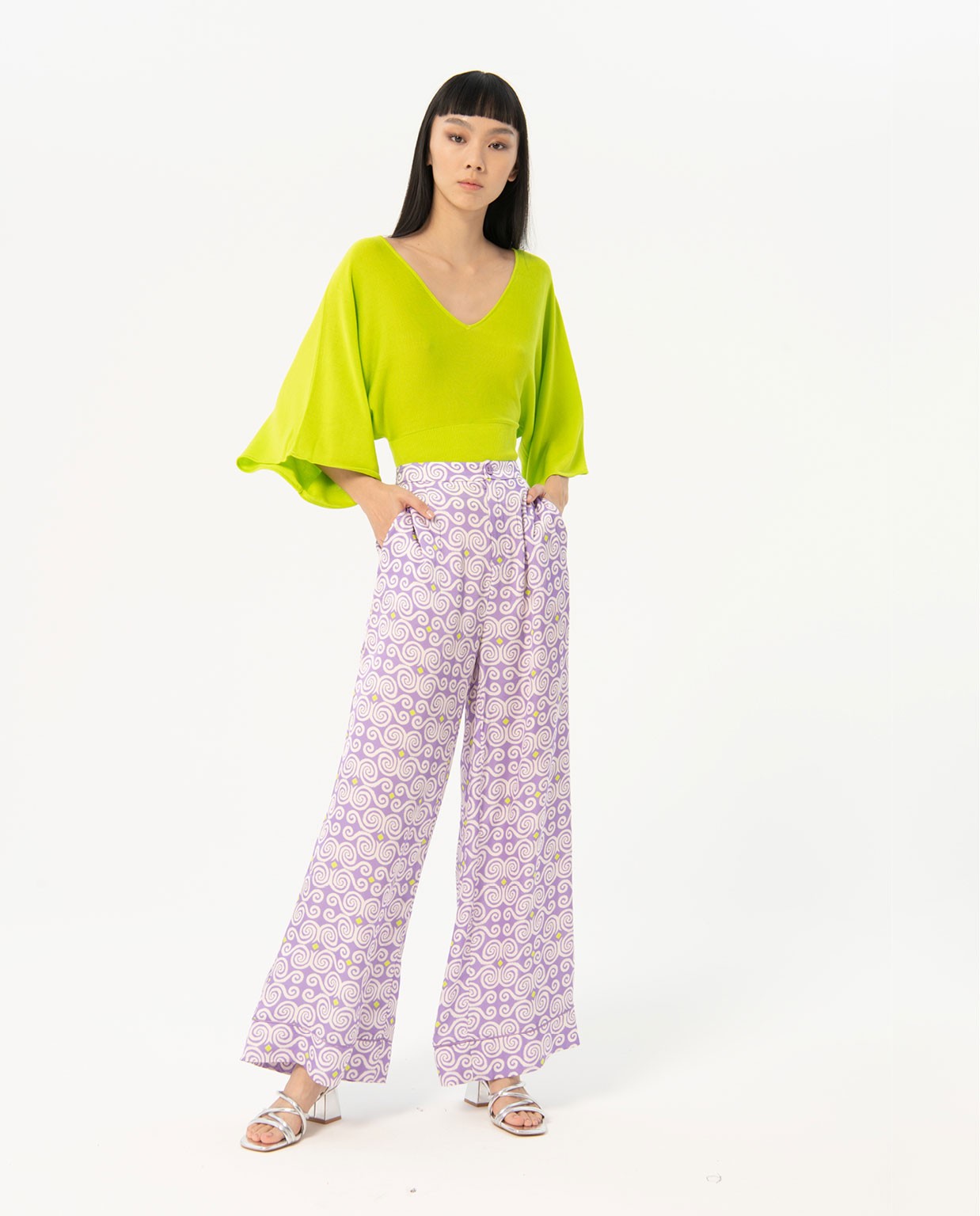 Pantalón ancho satinado estampado Lila
