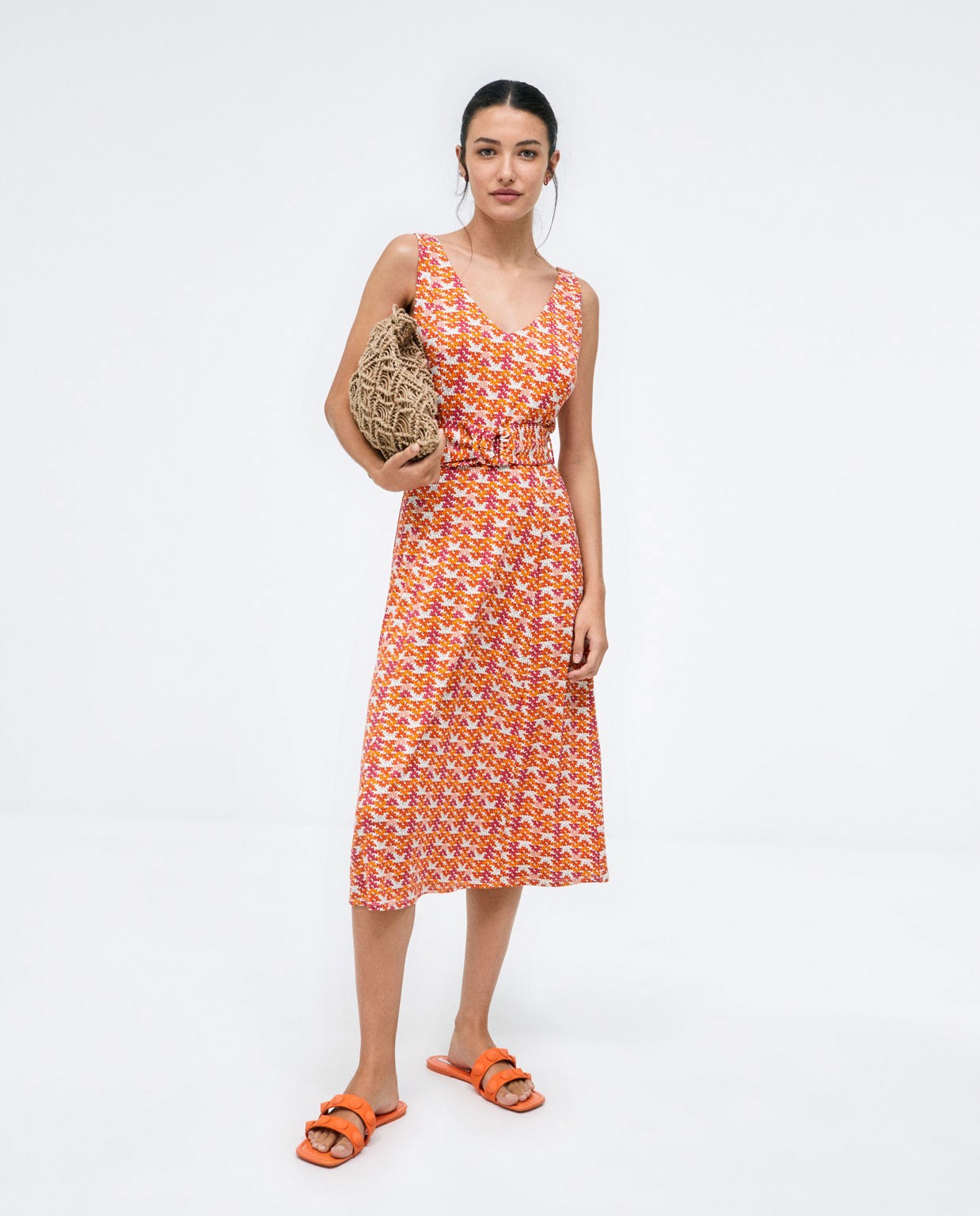Vestido midi com decote em V e cinto Laranja