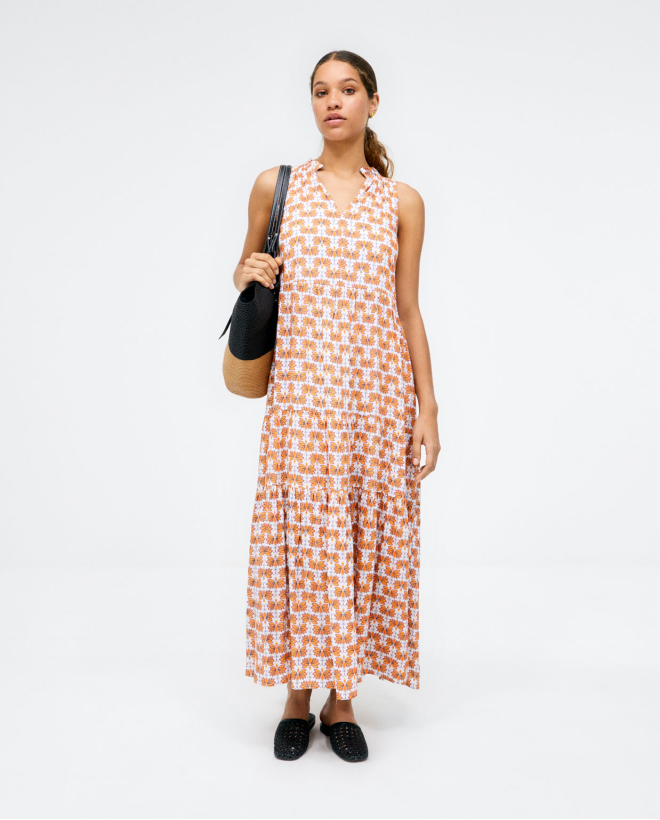 Long dress with ruffle. Orange