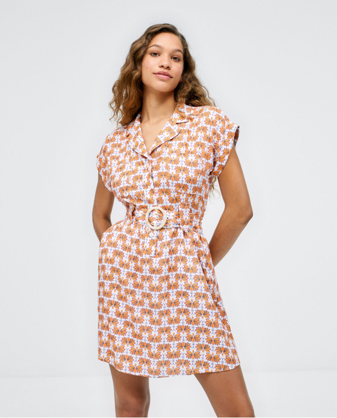 Vestido curto camiseiro com...