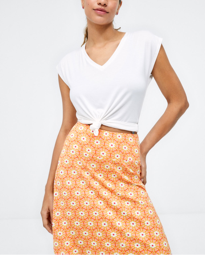 Short fla skirt....