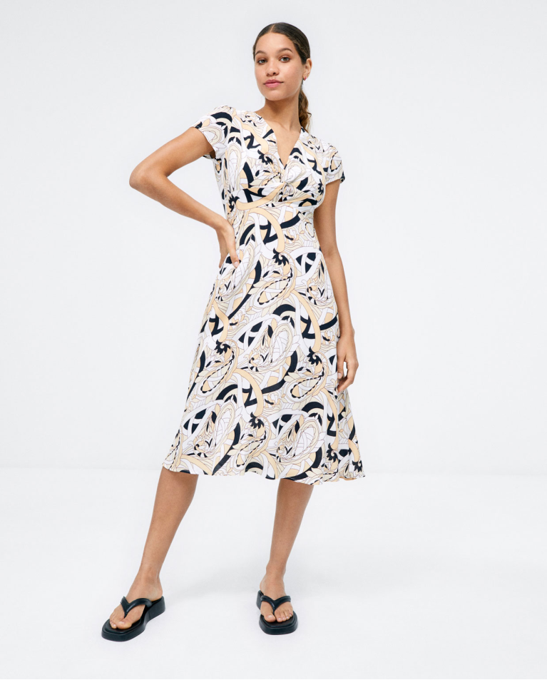 Vestido com decote em V e drapeado no peito Bege