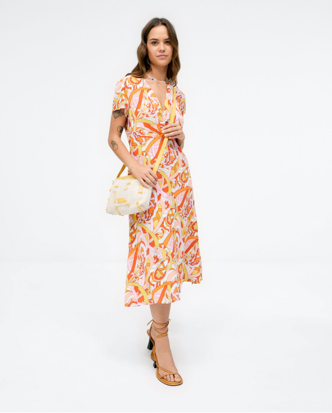 Vestido com decote em V e...