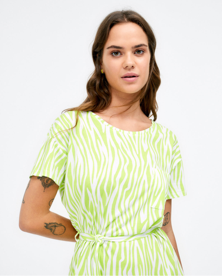 Short dress with belt. Acid green