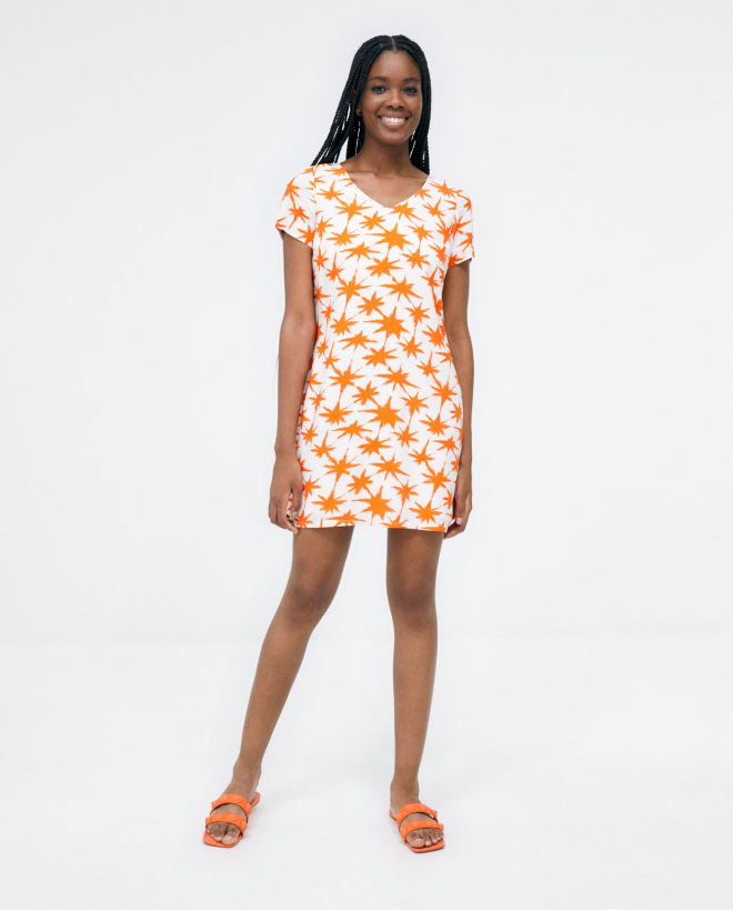 Vestido curto com decote em...