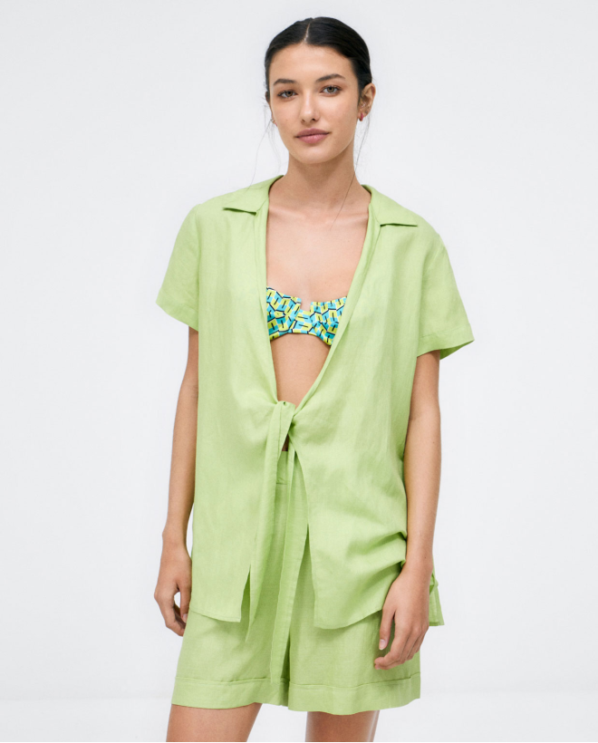 Knotted short sleeve blouse. Plain Acid green