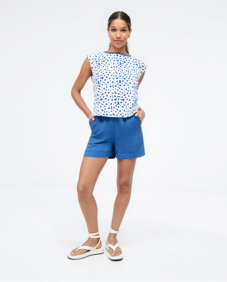 Shorts with elastic at the back. Plain Blue