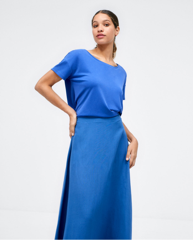 Fla knitted midi skirt. Plain Blue