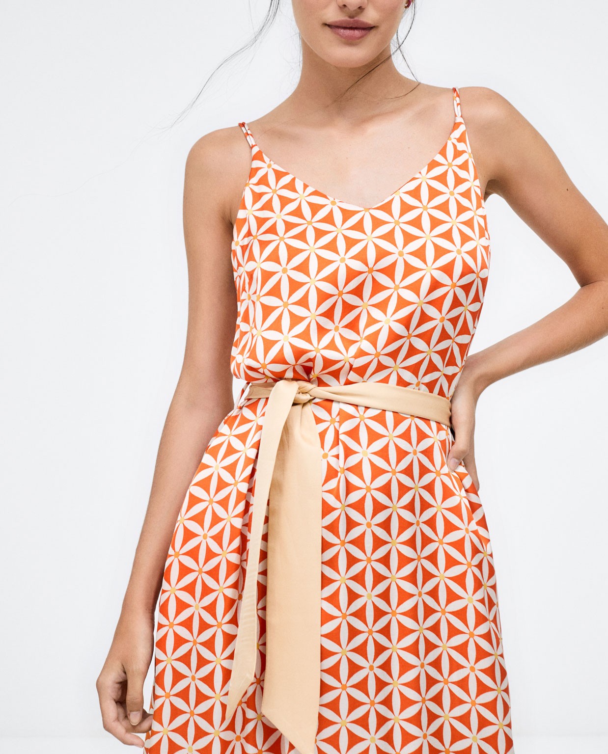 Vestido amplo de alças com cinto a contrastar Laranja