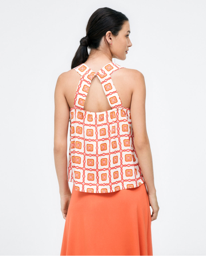 Tank top. V-neck. Coral